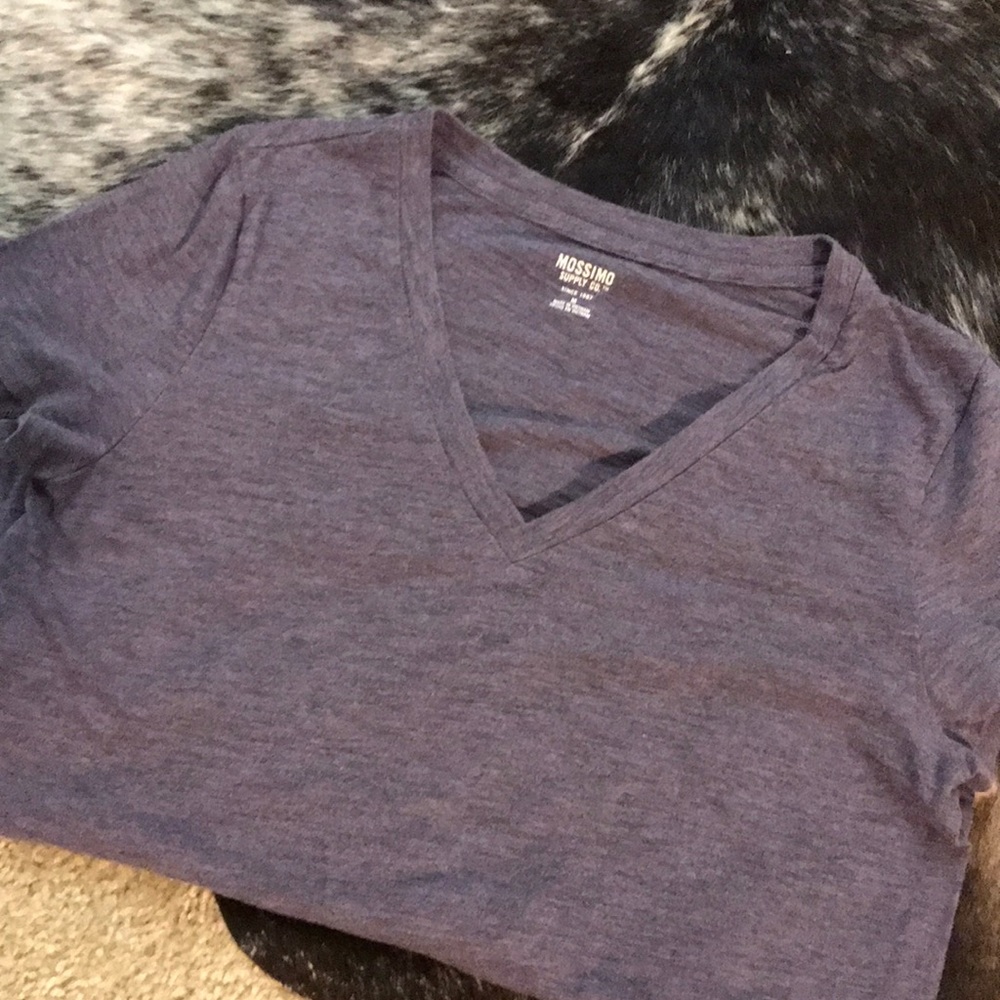 Mossimo v neck tee